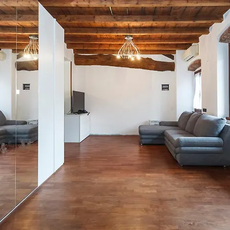 Apartment Con Travi A Vista *