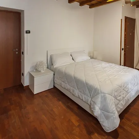 Apartment Con Travi A Vista Bergamo