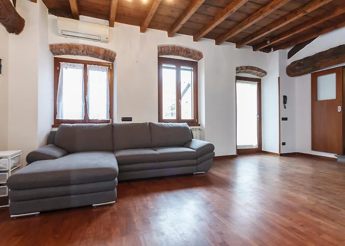 Appartamento Con Travi A Vista *