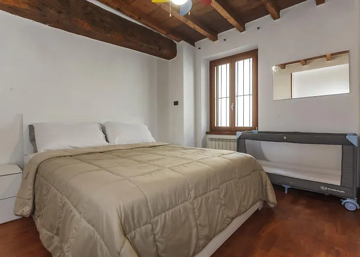 Appartamento Con Travi A Vista *