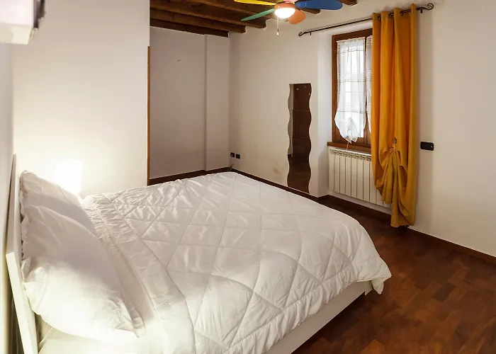 Appartamento Con Travi A Vista *